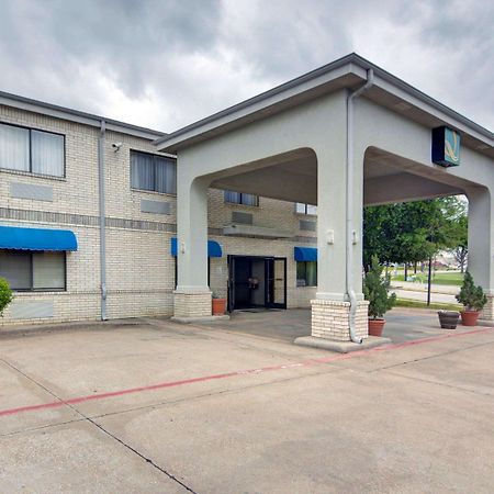 Quality Inn & Suites Grand Prairie Eksteriør billede