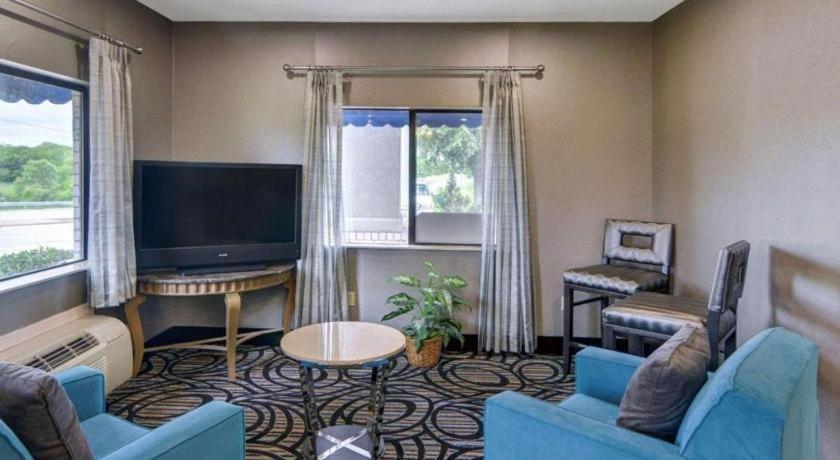 Quality Inn & Suites Grand Prairie Eksteriør billede