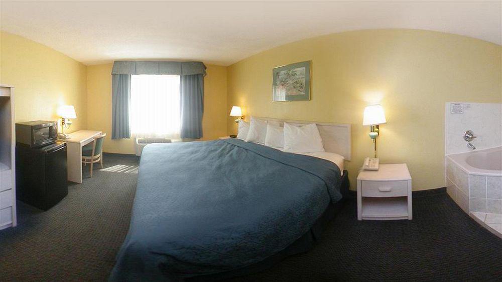 Quality Inn & Suites Grand Prairie Eksteriør billede